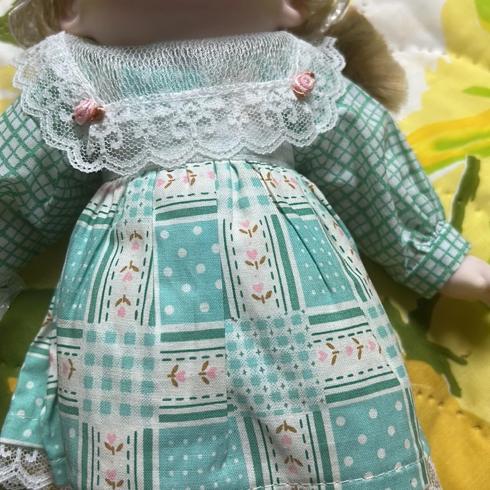 Precious Moments Amie 1998 New Vintage doll - Picture 3 of 9